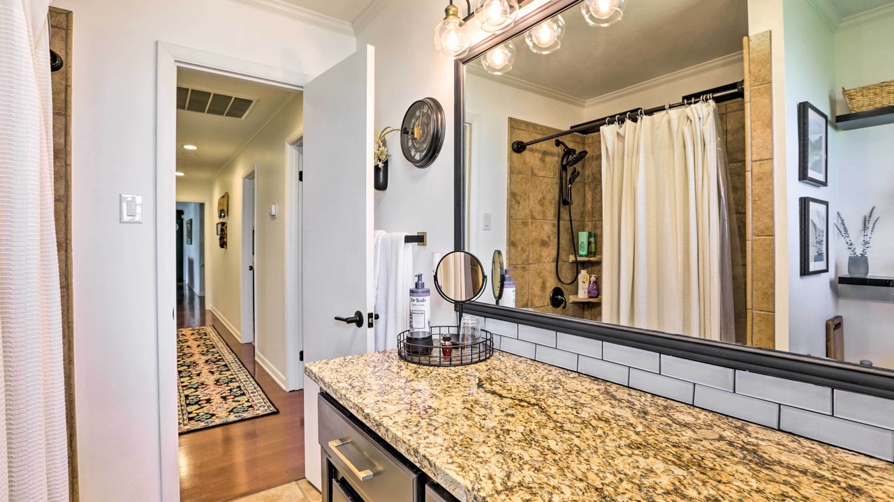Photo of Bathroom in Marianna