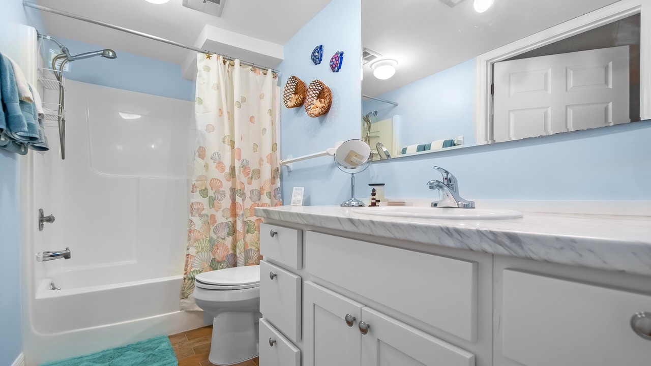 Photo of Bathroom in Isles of Capri