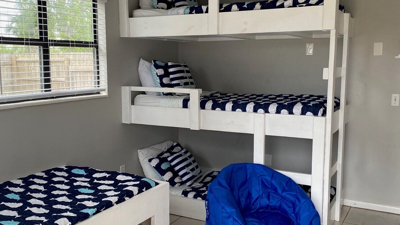 Photo of Bedroom in Woodlawn