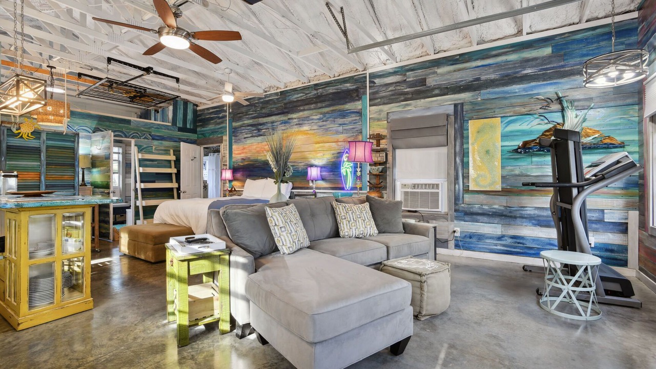Photo of Bedroom in Gulfport