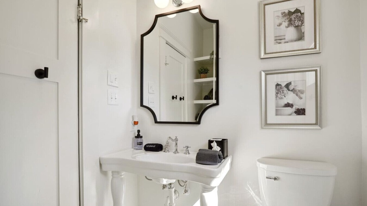 Photo of Bathroom in Roseland Terrace Historic District