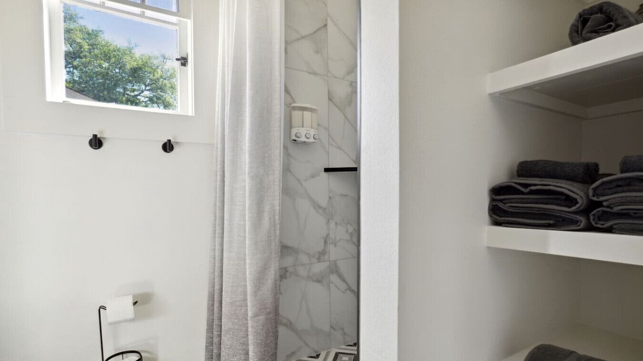 Photo of Bathroom in Roseland Terrace Historic District