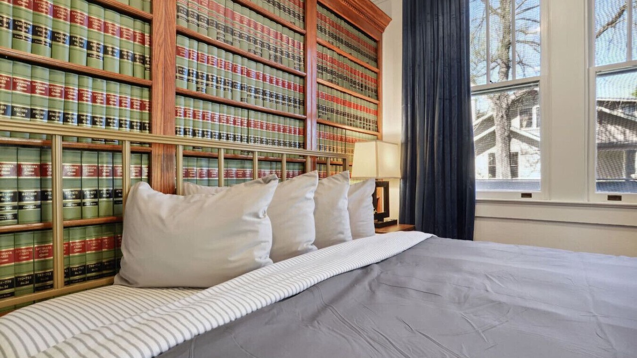 Photo of Bedroom in Roseland Terrace Historic District