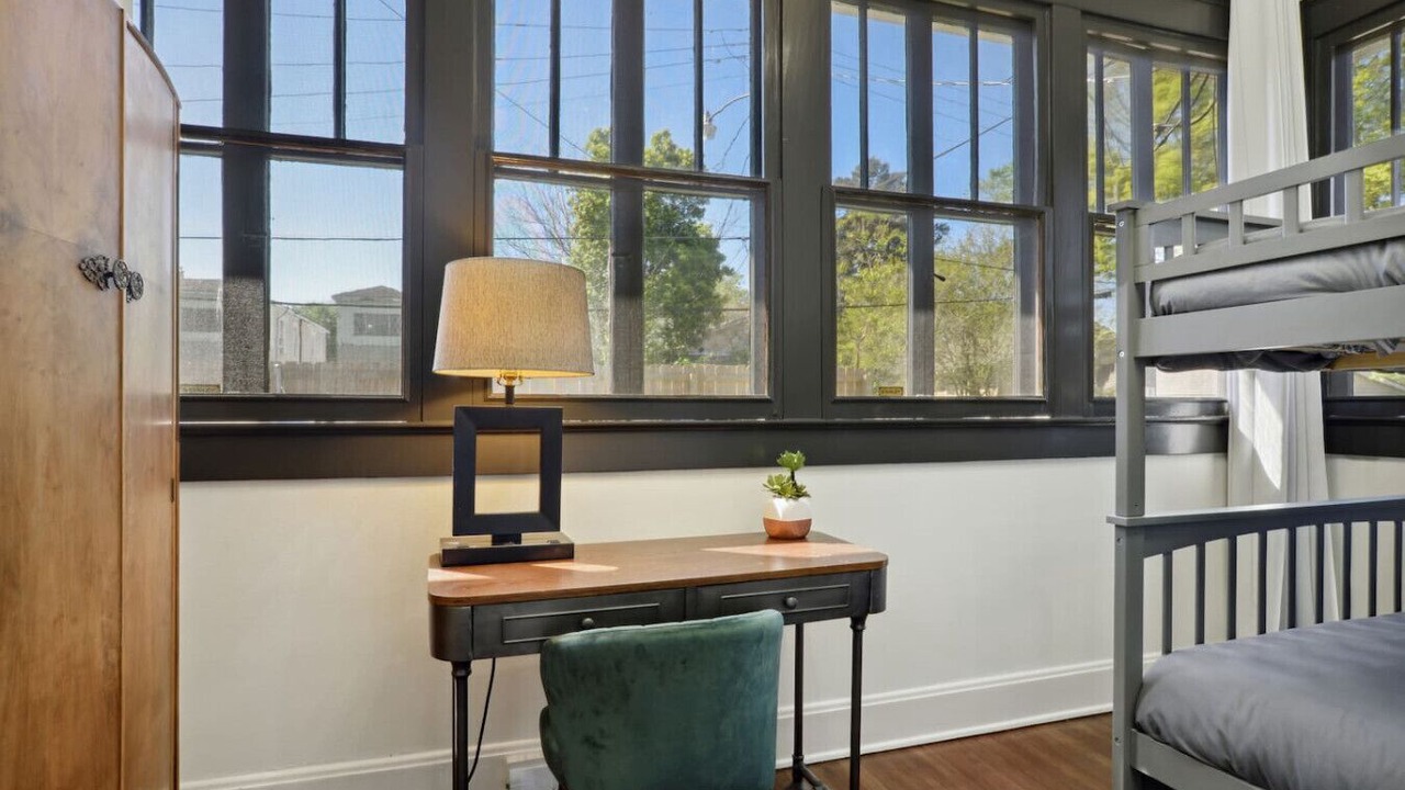 Photo of Bedroom in Roseland Terrace Historic District