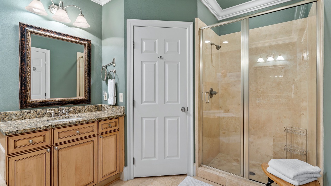 Photo of Bathroom in Villa Lago
