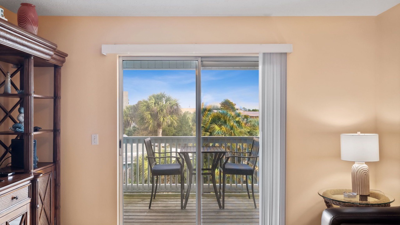 Photo of Patio Balcony in Bahama Beach