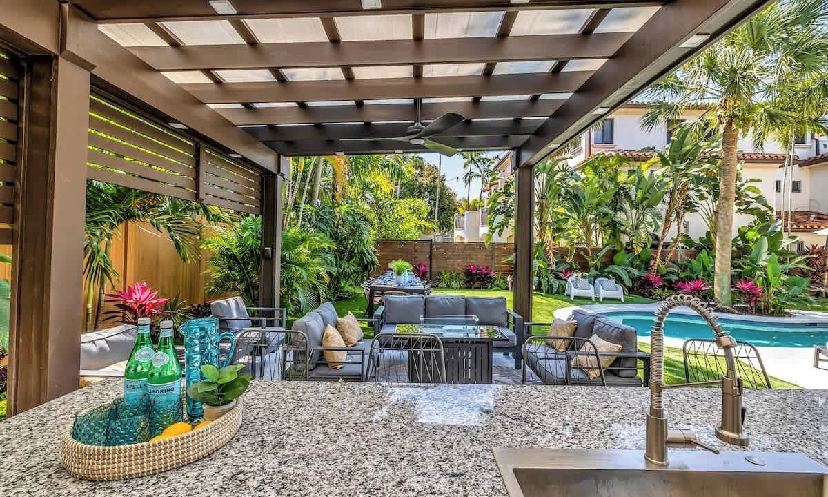 Photo of Outdoor in Beverly Heights