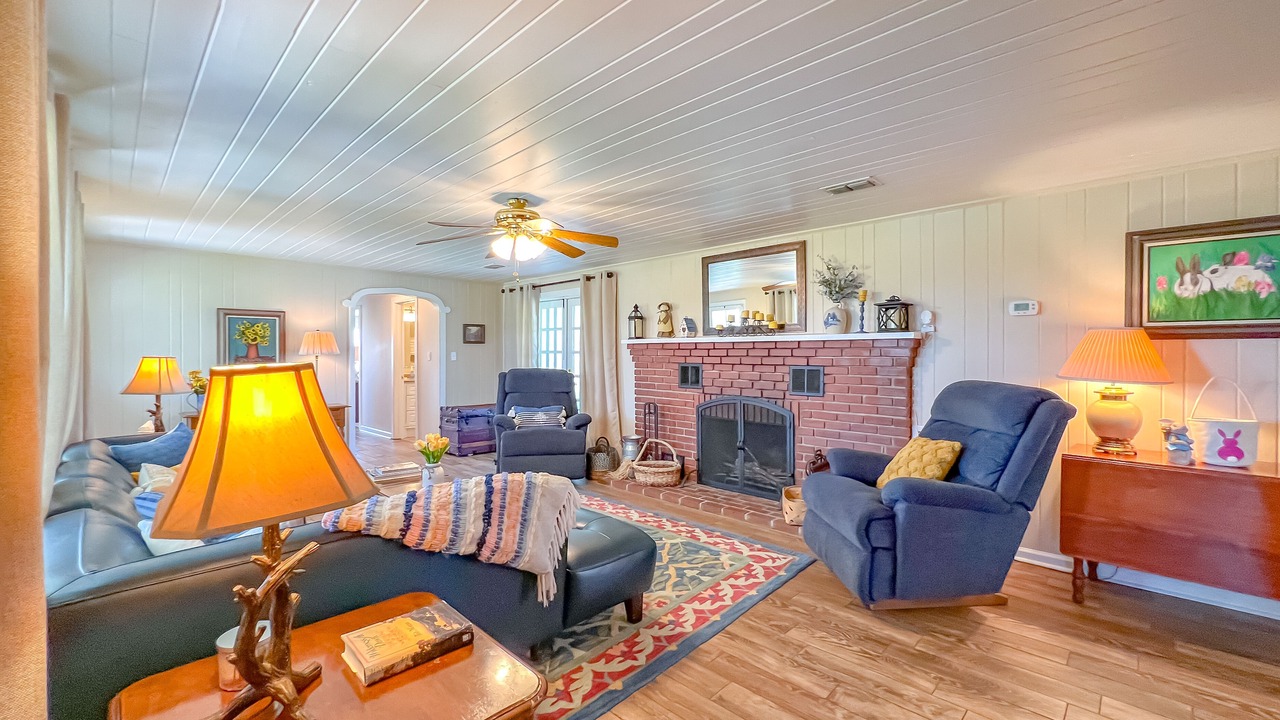 Photo of Livingroom in Clarksville