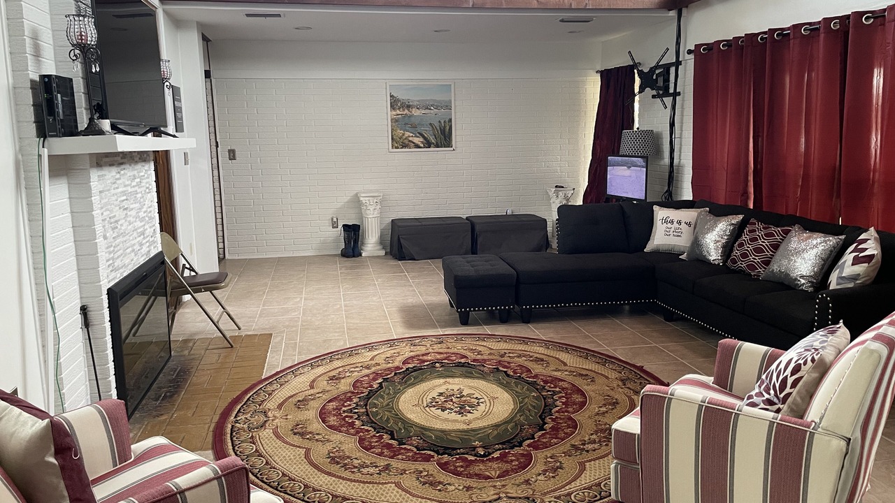 Photo of Livingroom in Tougaloo