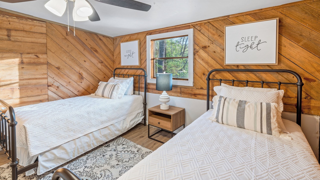 Photo of Bedroom in Henderson County