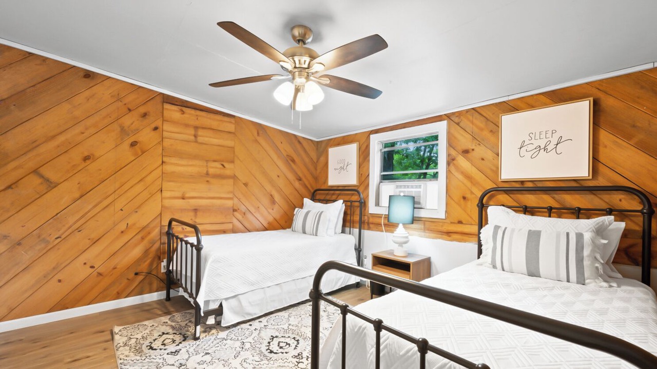 Photo of Bedroom in Henderson County