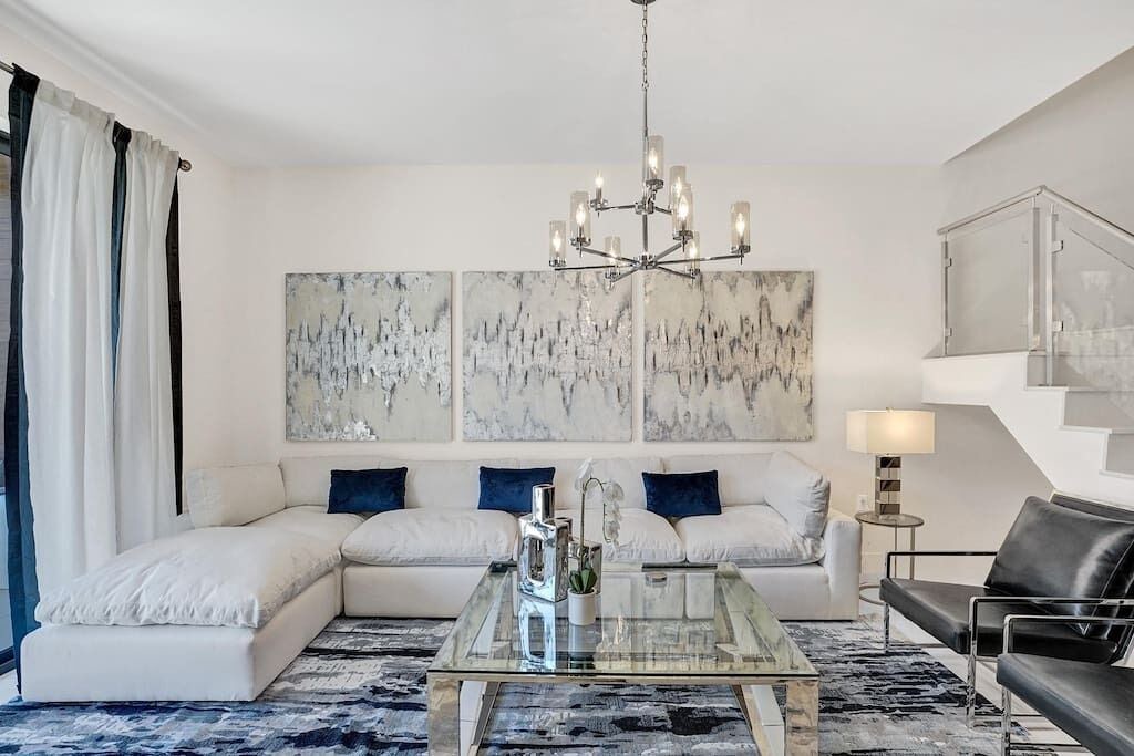 Photo of Livingroom in Lauderdale Beach
