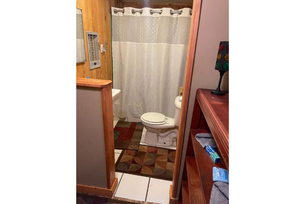 Photo of Bathroom in Ponce De Leon