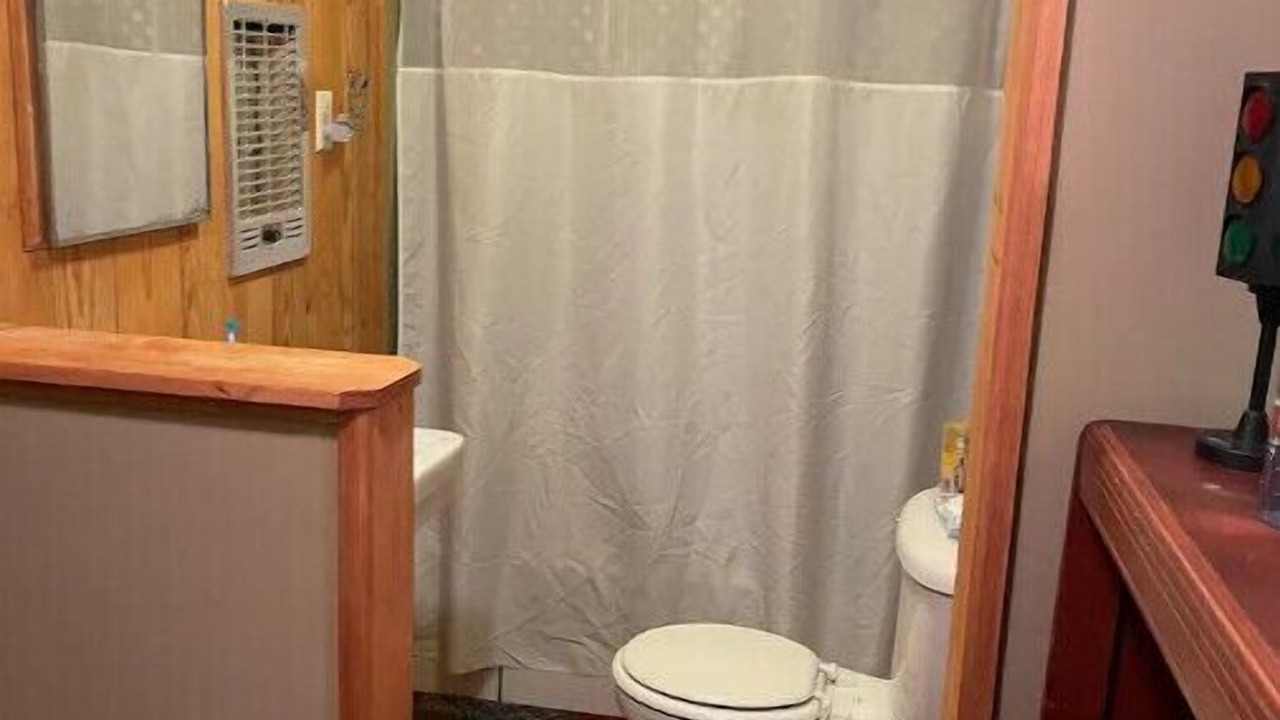 Photo of Bathroom in Ponce De Leon