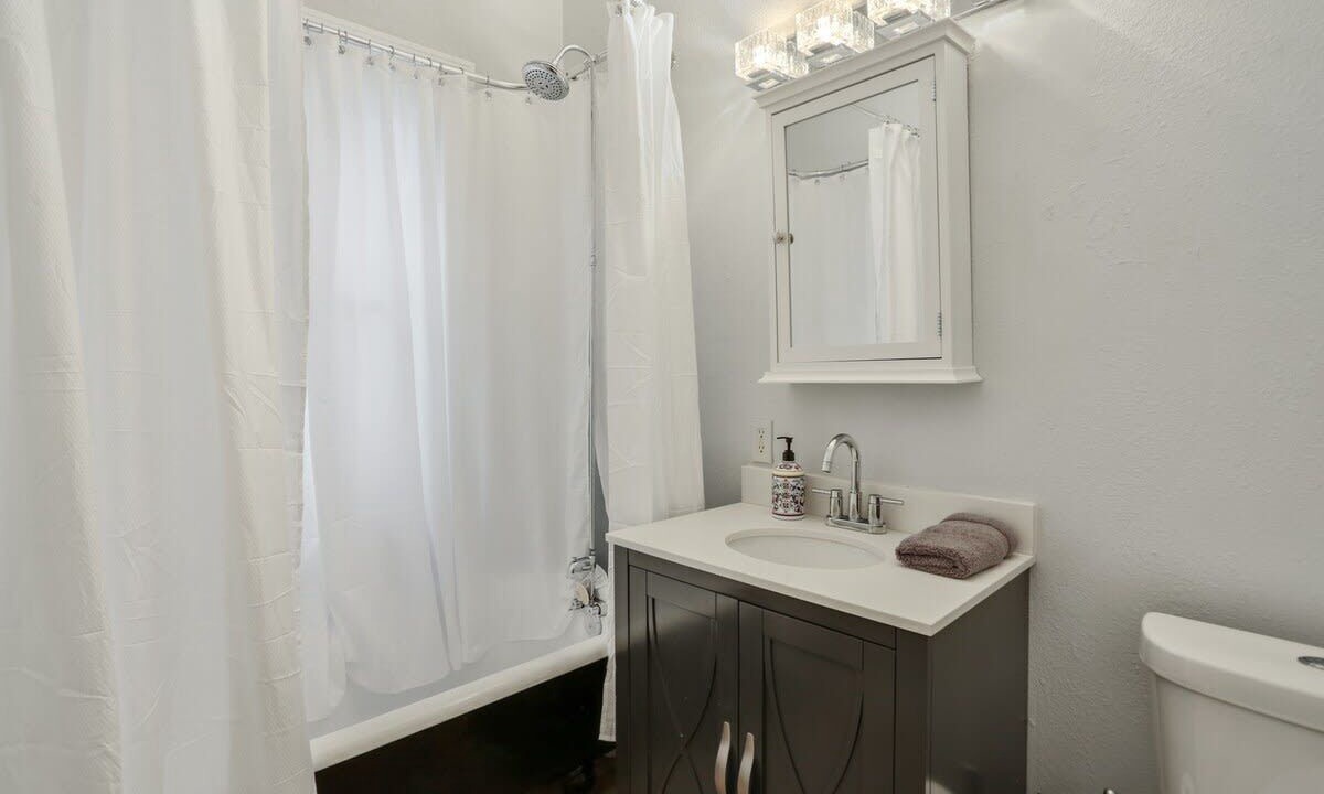 Photo of Bathroom in Algiers Point
