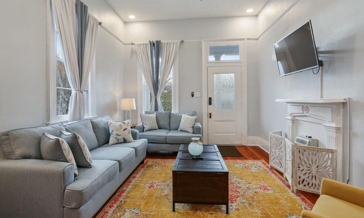 Photo of Livingroom in Algiers Point