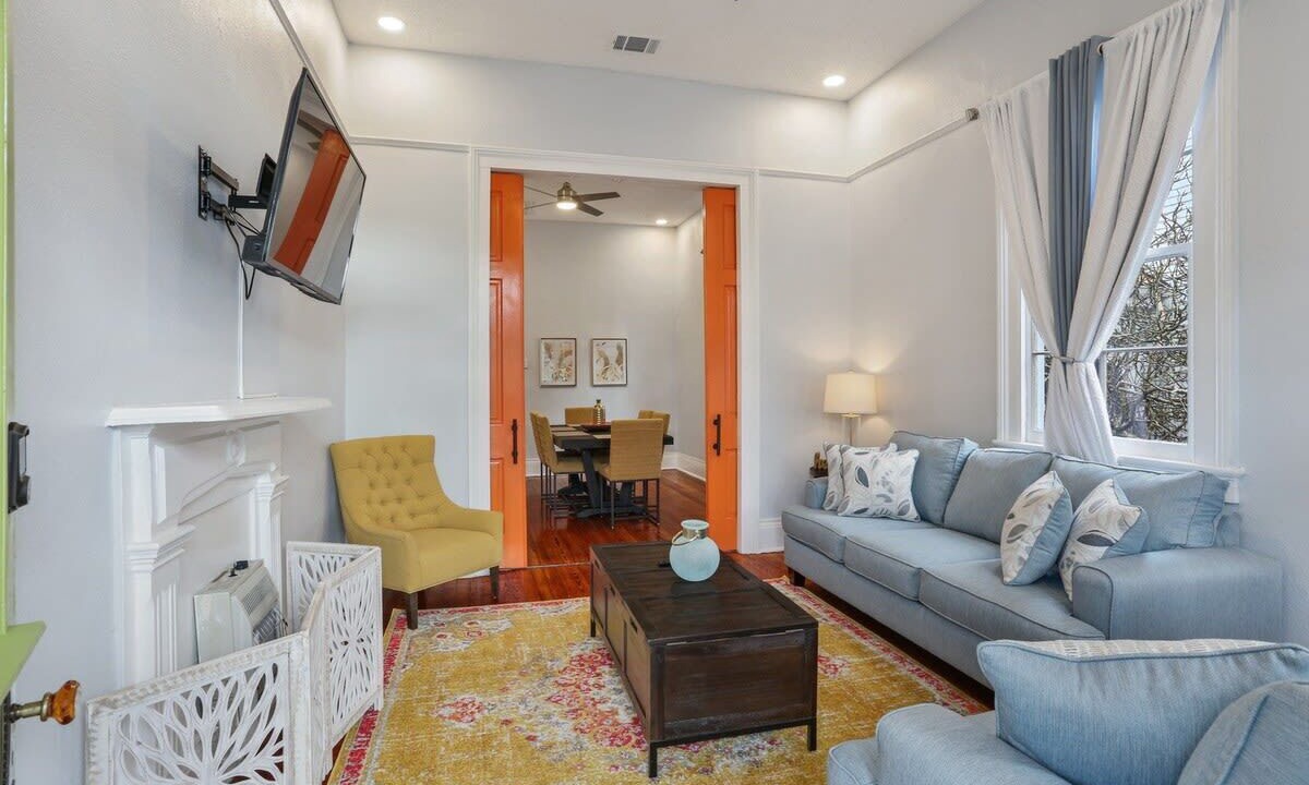 Photo of Livingroom in Algiers Point