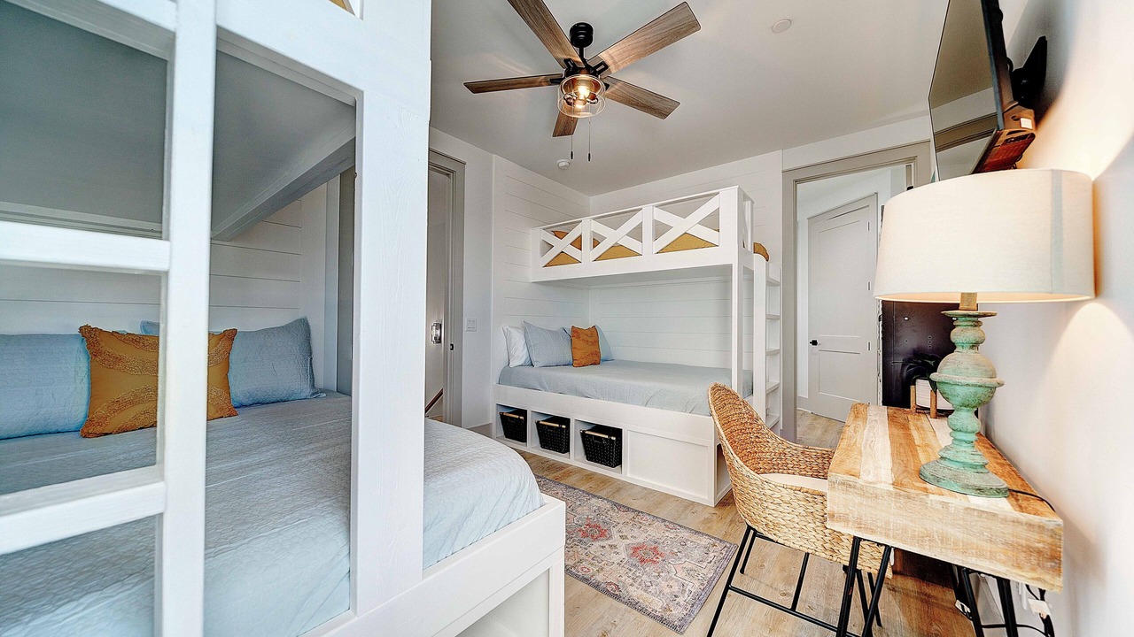 Photo of Bedroom in Crescent Beach