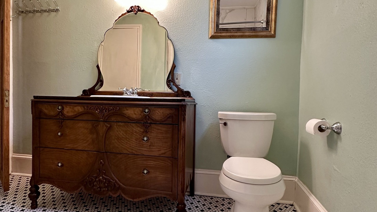 Photo of Bathroom in West Riverside