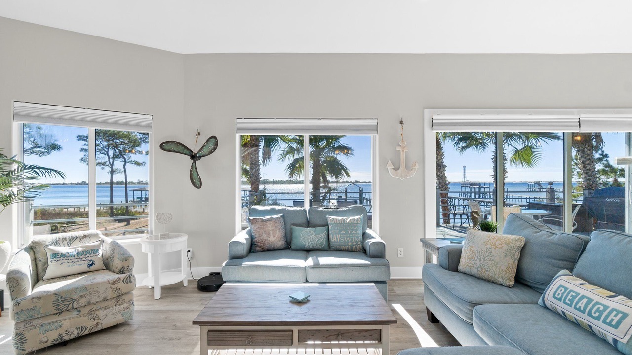 Photo of Livingroom in Mary Esther