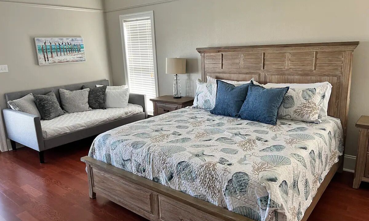 Photo of Bedroom in Shoreline Park