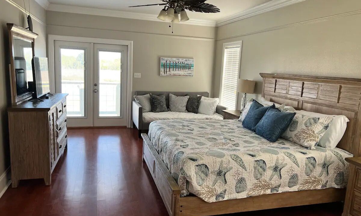 Photo of Bedroom in Shoreline Park