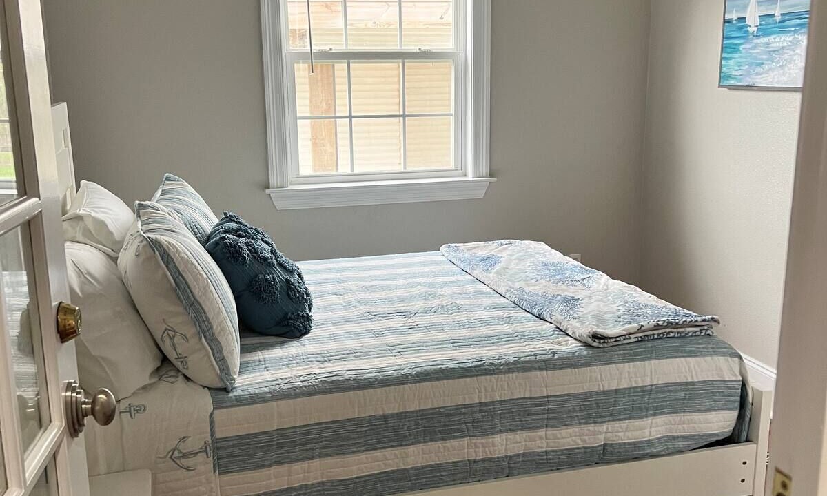 Photo of Bedroom in Shoreline Park