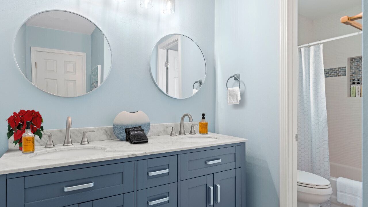 Photo of Bathroom in Clipper Cove