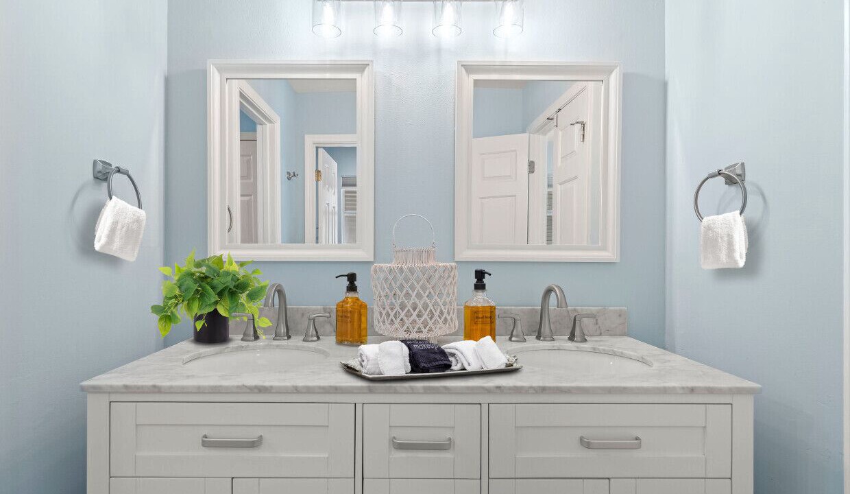 Photo of Bathroom in Clipper Cove