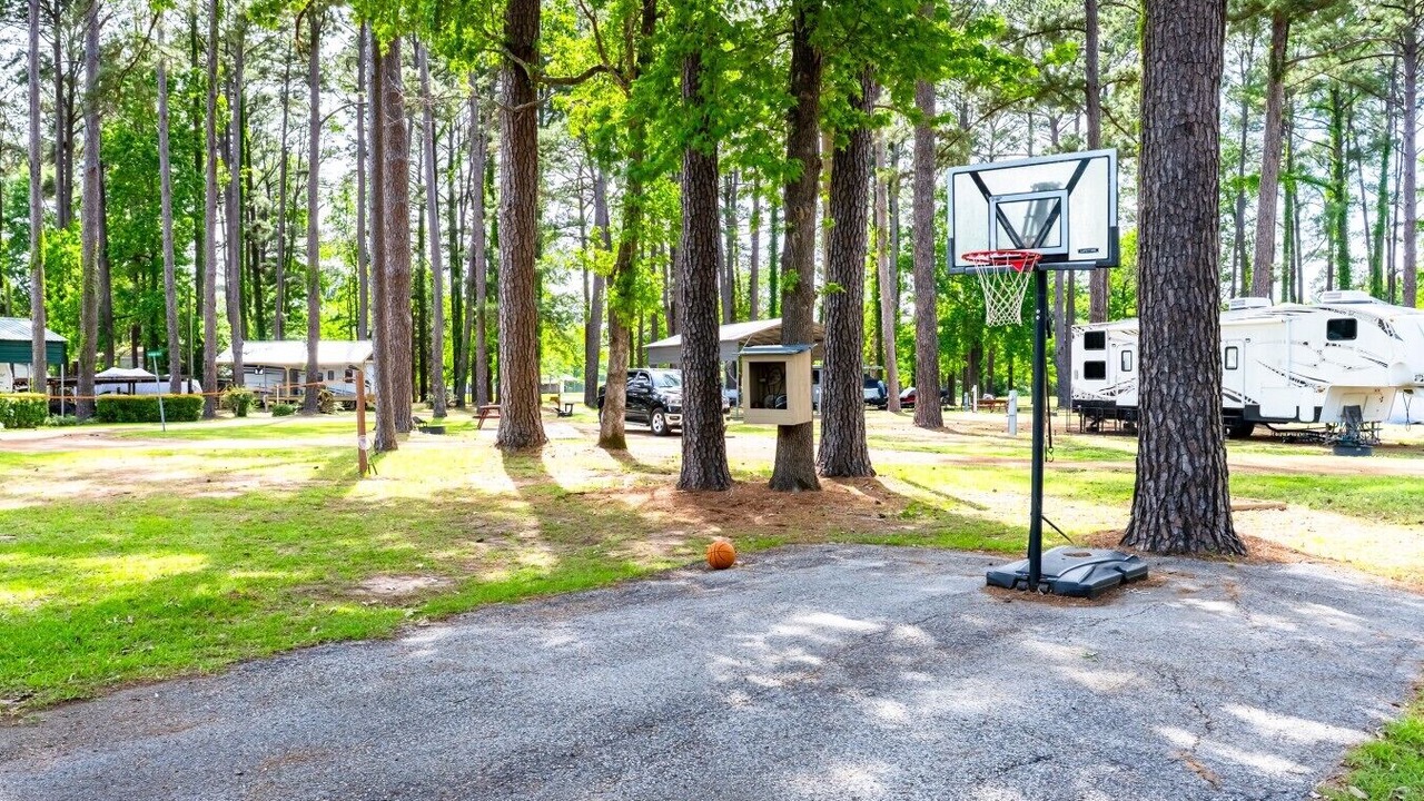 Photo of Others in Hemphill