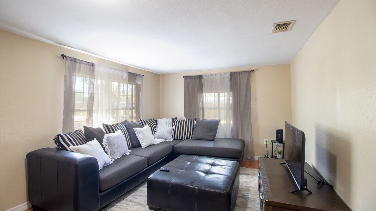 Photo of Livingroom in Pascagoula