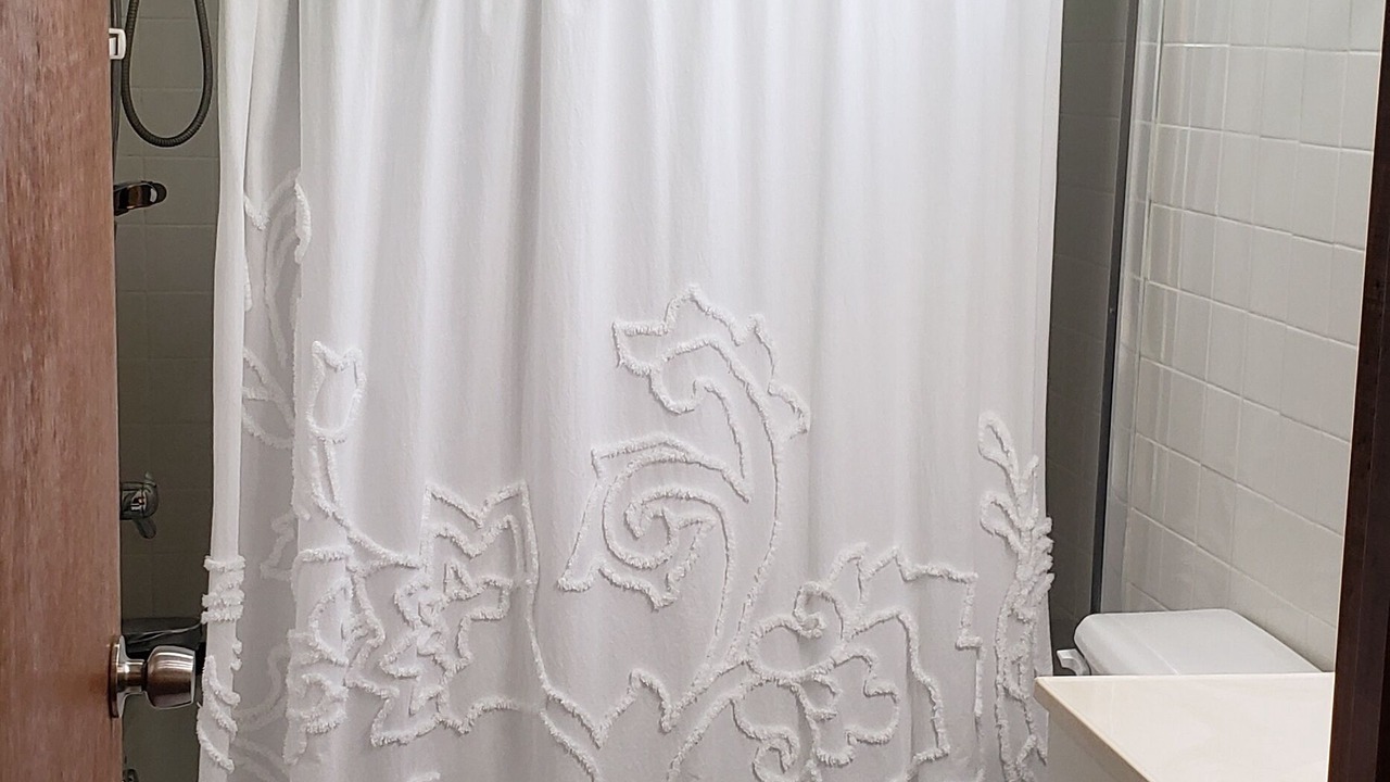 Photo of Bathroom in Leeward
