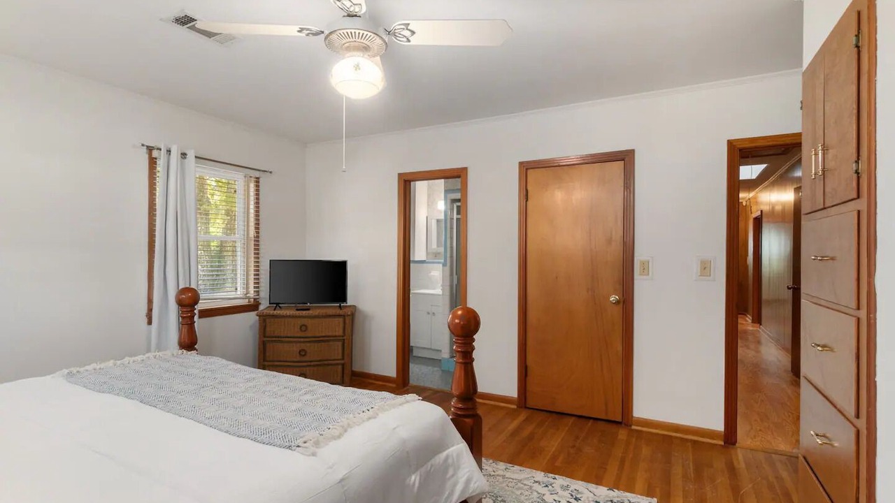 Photo of Bedroom in Hattiesburg