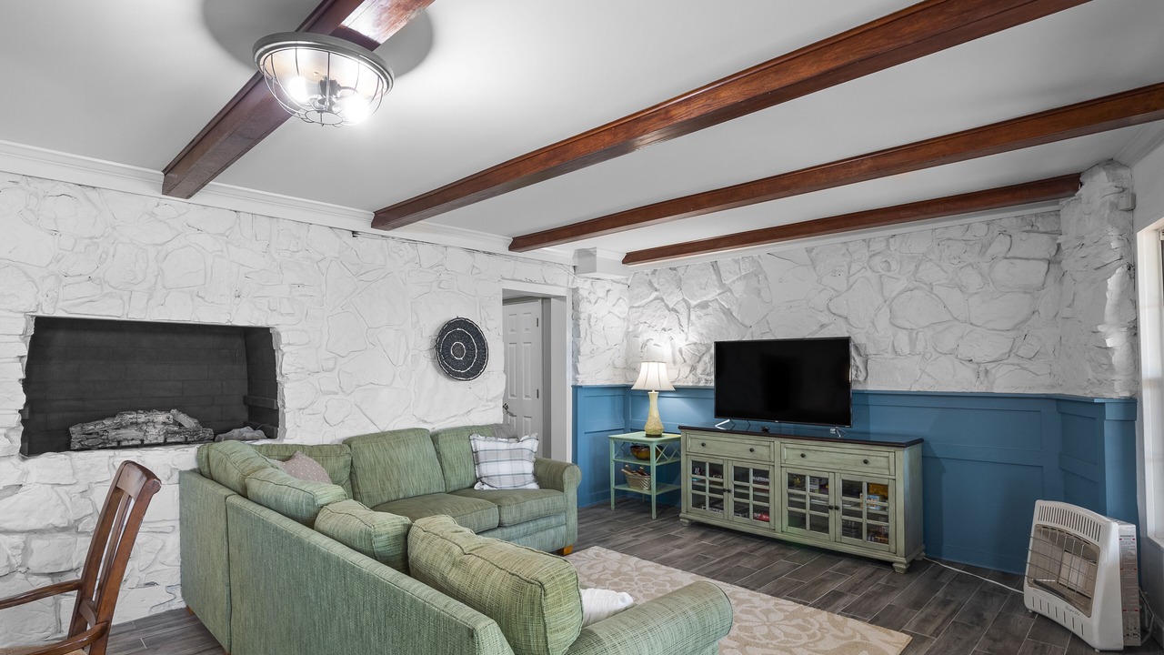 Photo of Livingroom in Jasper