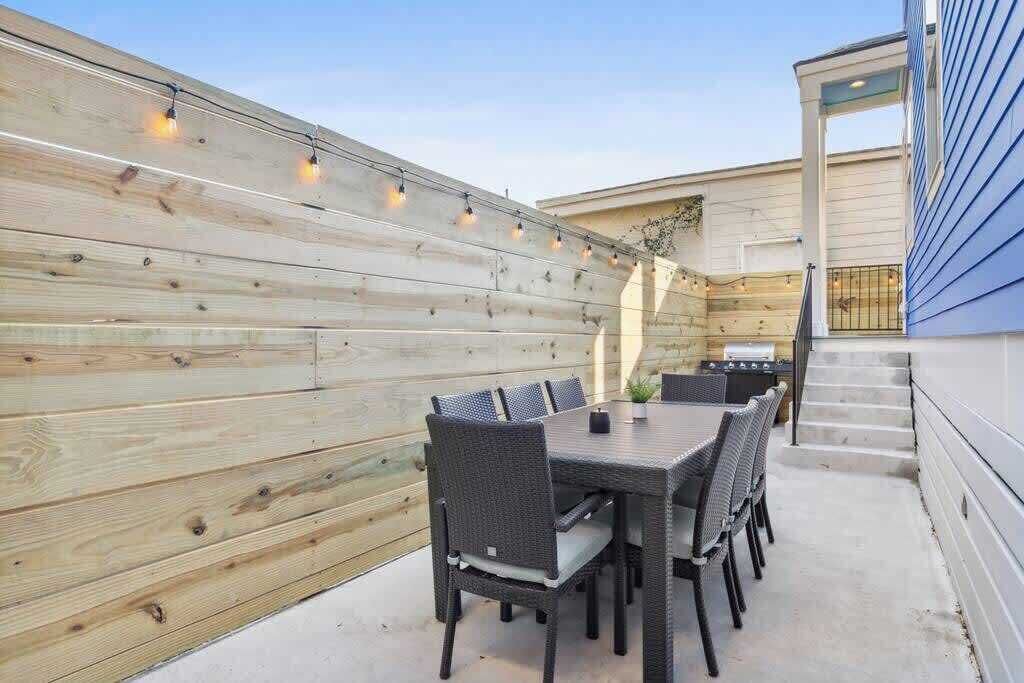 Photo of Outdoor in South 7th Ward