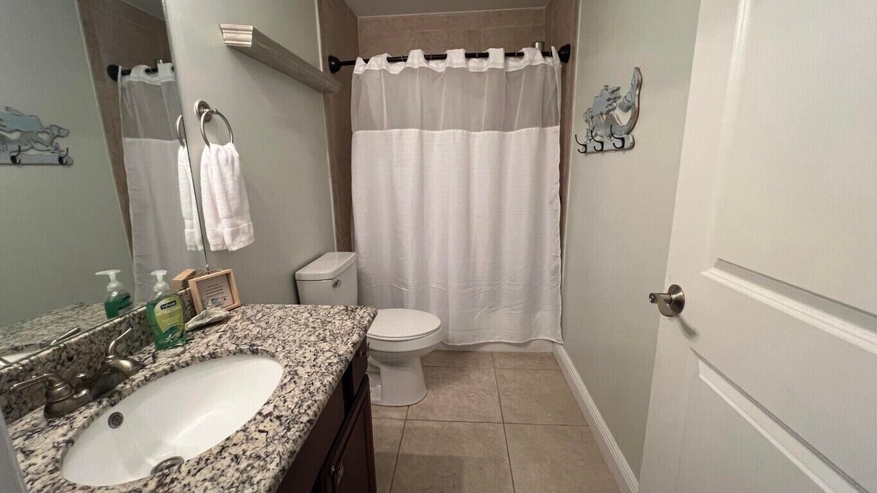 Photo of Bathroom in Henderson Point