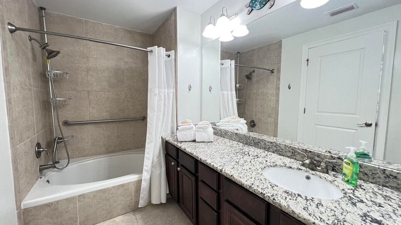 Photo of Bathroom in Henderson Point