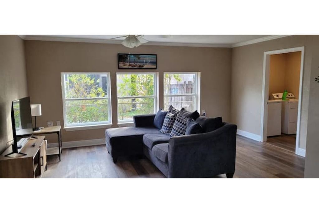 Photo of Livingroom in Bellview