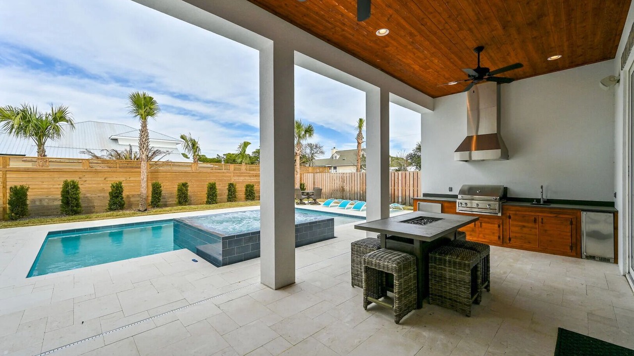 Photo of Patio Balcony in Gulfview Heights