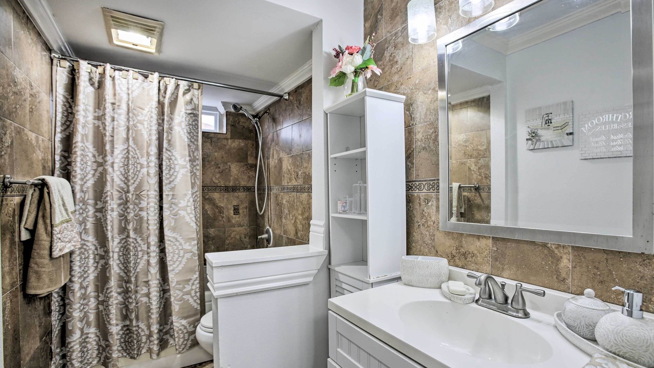 Photo of Bathroom in Read Boulevard East