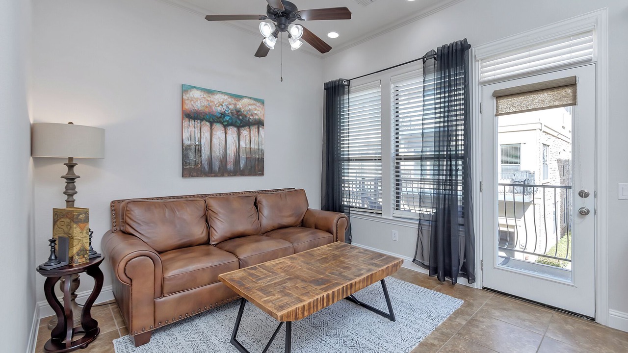 Photo of Livingroom in Legacy Park