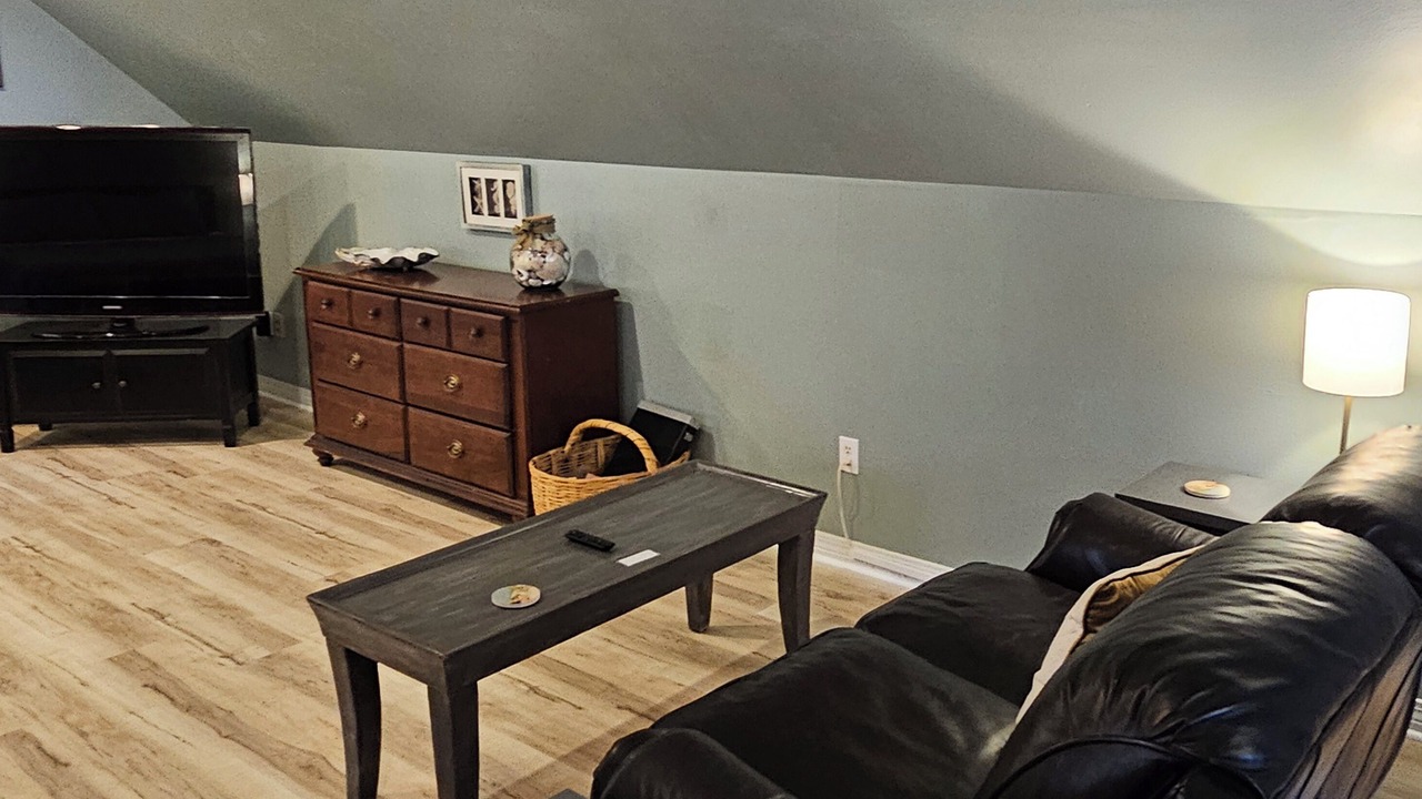 Photo of Livingroom in Shalimar