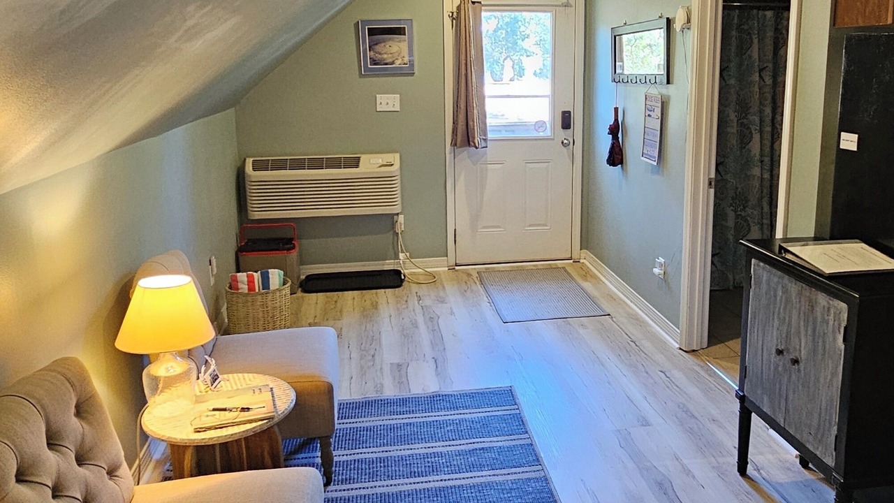 Photo of Livingroom in Shalimar