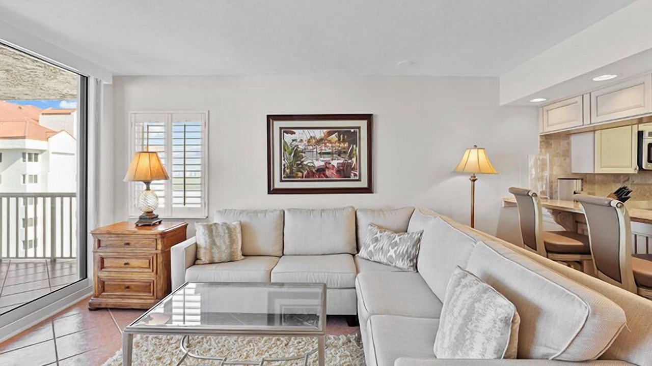 Photo of Livingroom in Park Shore