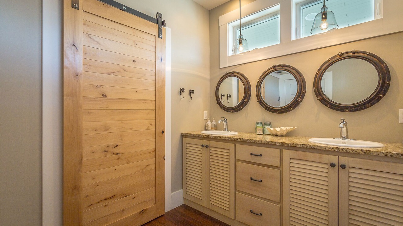 Photo of Bathroom in Alligator Point