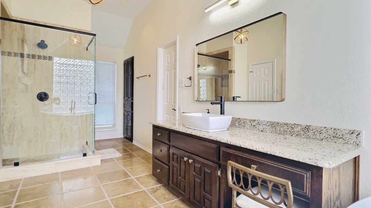 Photo of Bathroom in Rowlett
