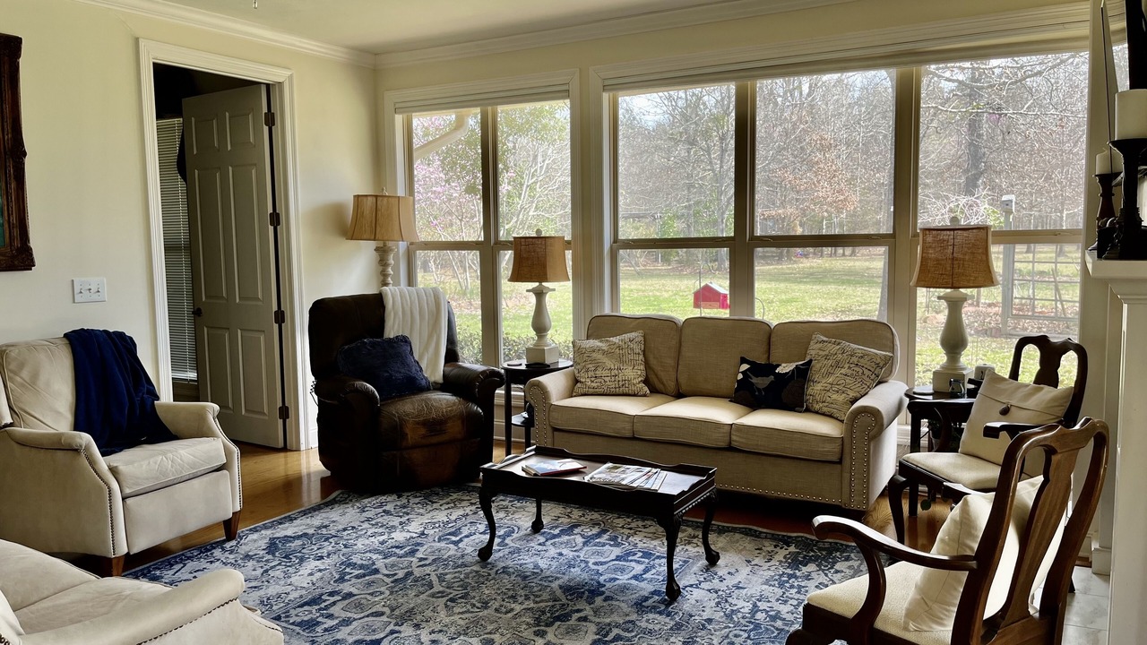 Photo of Livingroom in Canton