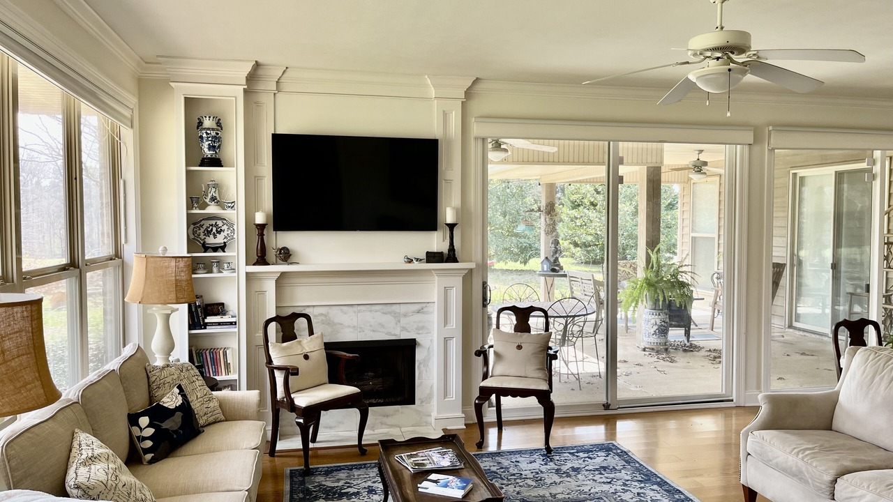 Photo of Livingroom in Canton