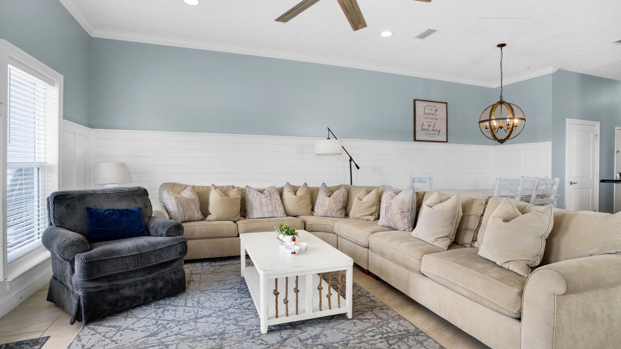 Photo of Livingroom in Bahama Beach