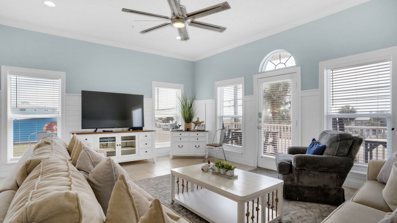 Photo of Livingroom in Bahama Beach